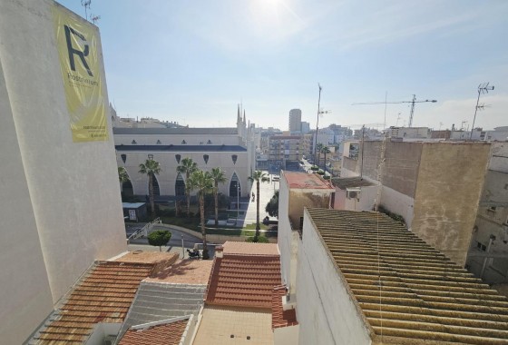 Resale - Apartment / flat - Torrevieja - Estacion de autobuses