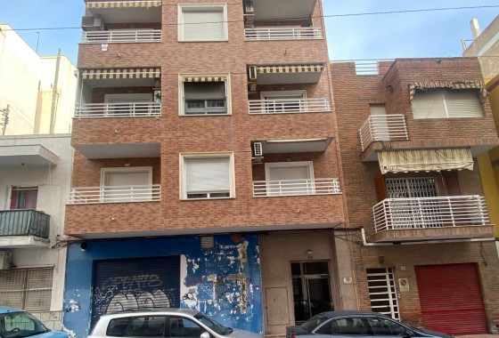 Resale - Apartment / flat - Torrevieja - Estacion de autobuses