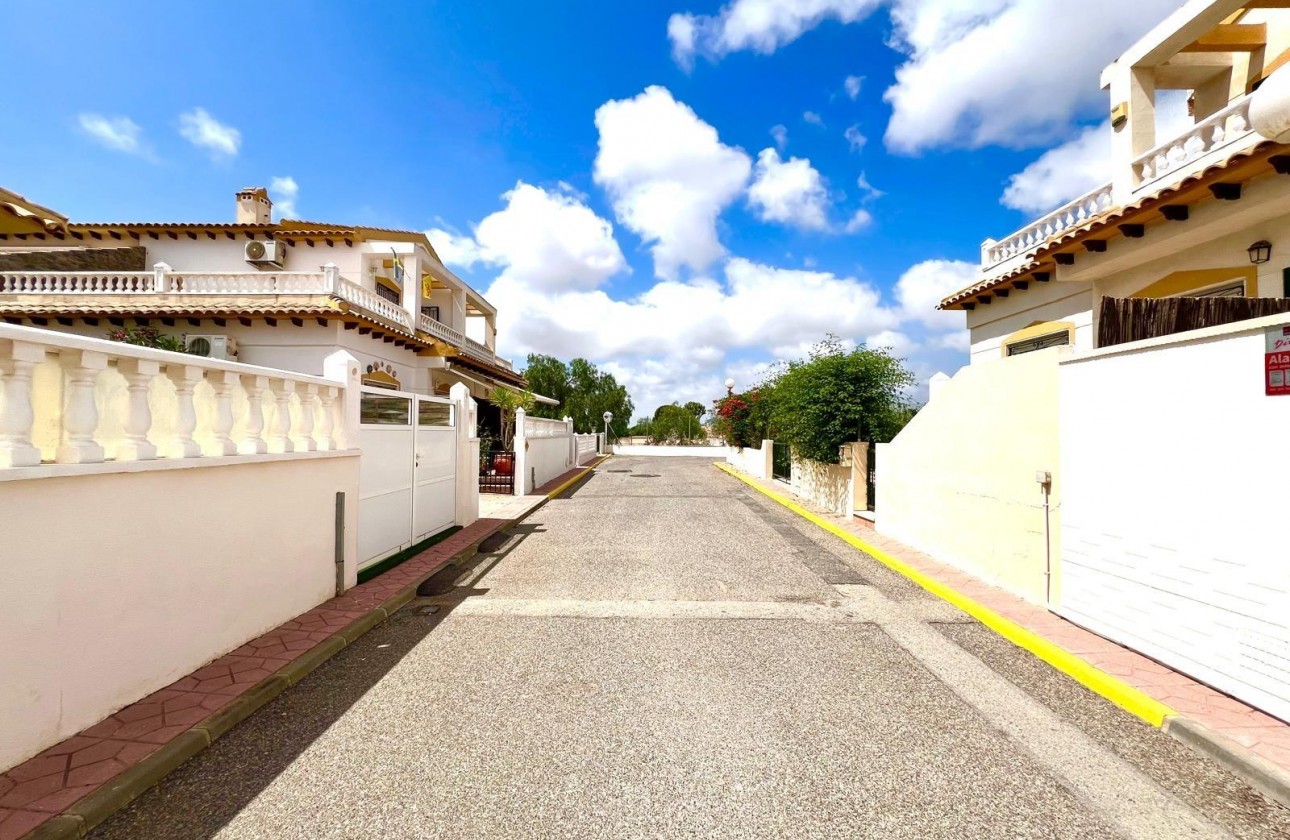 Resale - Villa - Orihuela - Urbanización Perla del Mar