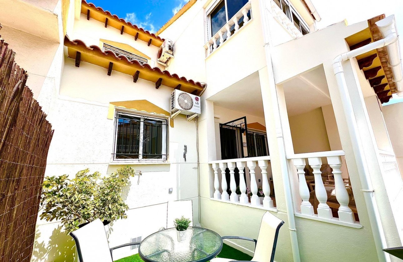 Resale - Villa - Orihuela - Urbanización Perla del Mar