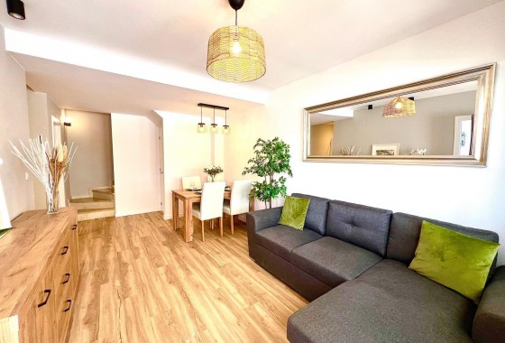 Resale - Villa - Orihuela - Urbanización Perla del Mar