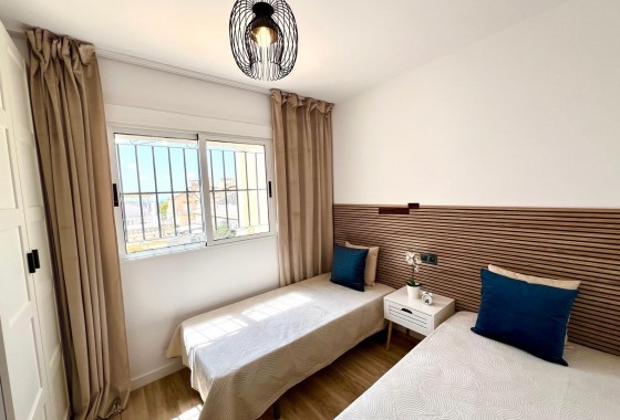 Resale - Villa - Orihuela - Urbanización Perla del Mar