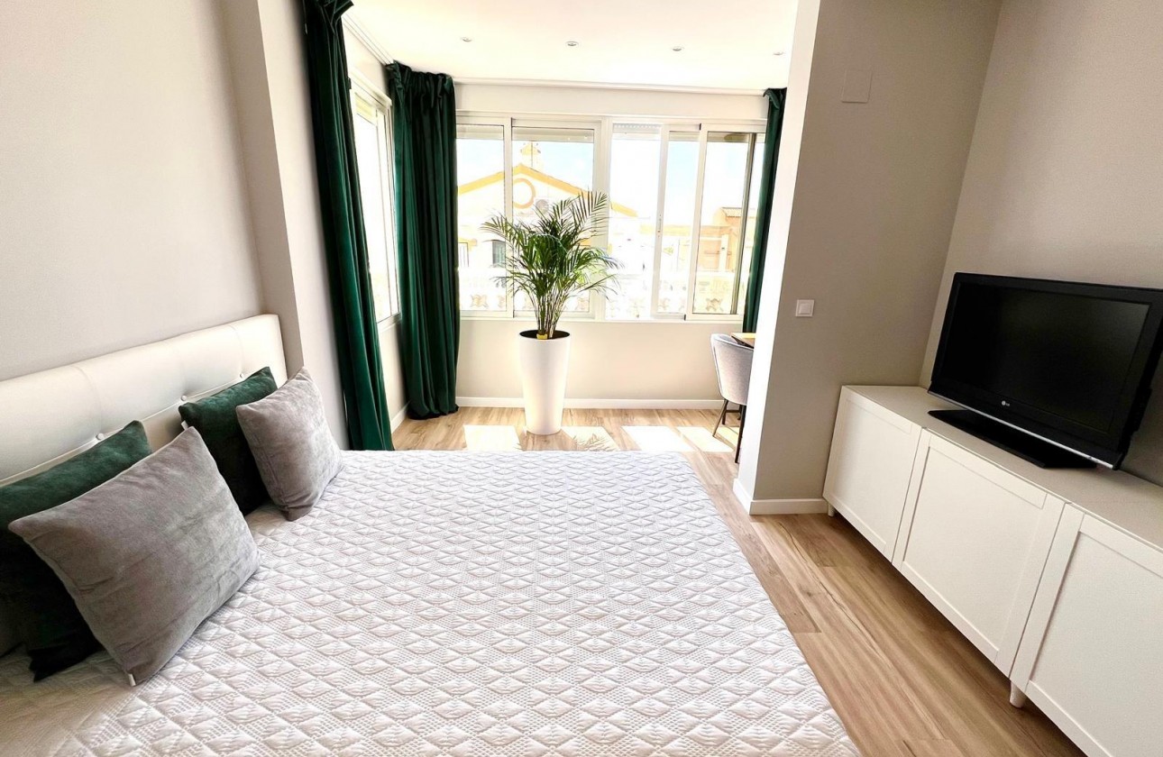 Resale - Villa - Orihuela - Urbanización Perla del Mar
