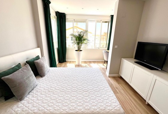 Resale - Villa - Orihuela - Urbanización Perla del Mar