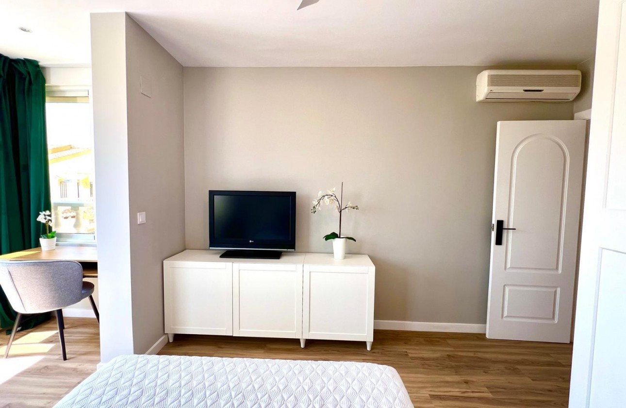 Resale - Villa - Orihuela - Urbanización Perla del Mar
