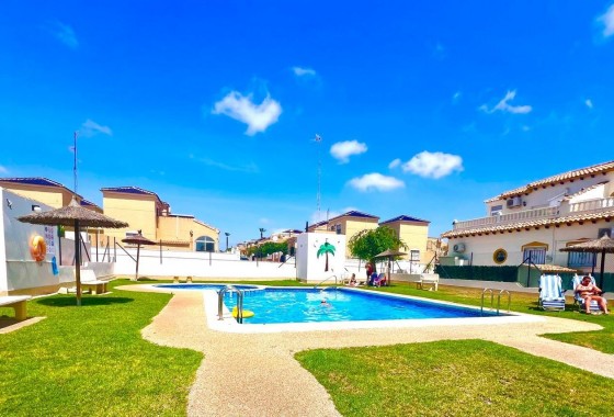Resale - Villa - Orihuela - Urbanización Perla del Mar