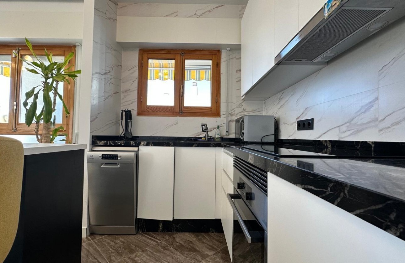 Resale - Apartment / flat - Torrevieja - Centro