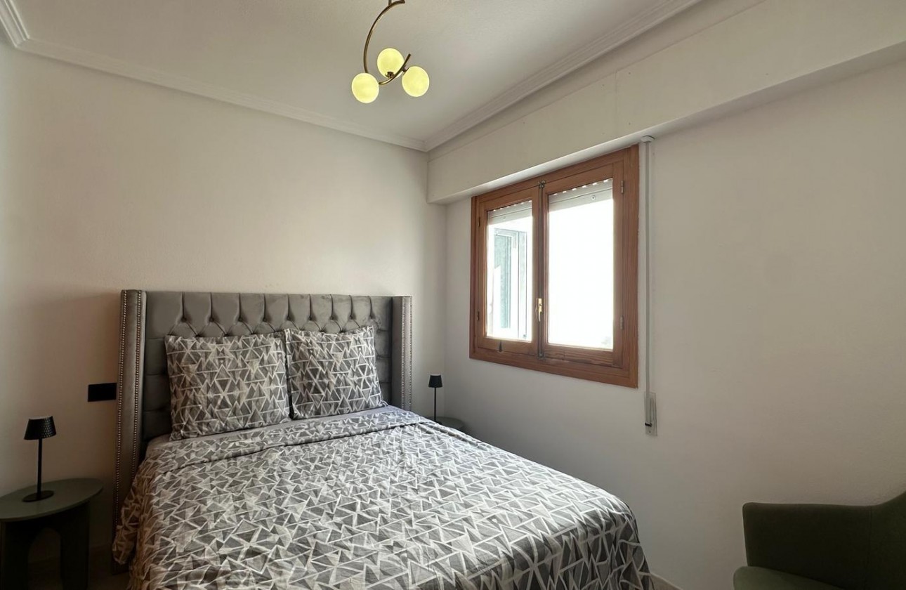 Resale - Apartment / flat - Torrevieja - Centro