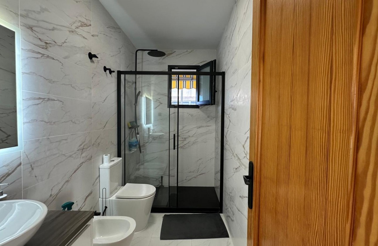 Resale - Apartment / flat - Torrevieja - Centro