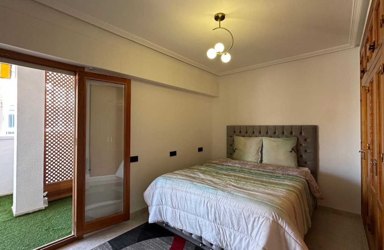 Resale - Apartment / flat - Torrevieja - Centro