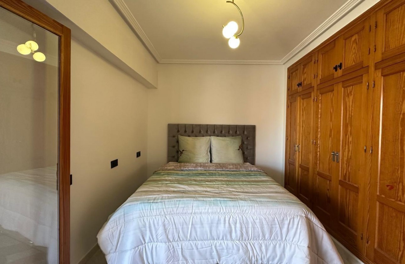 Resale - Apartment / flat - Torrevieja - Centro