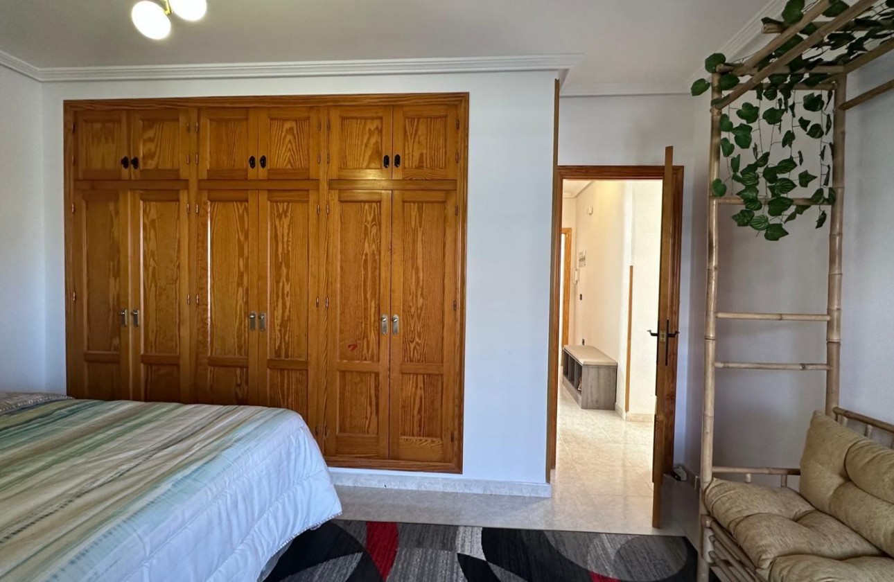 Resale - Apartment / flat - Torrevieja - Centro
