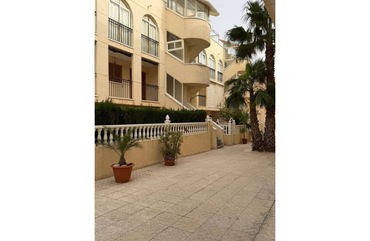 Resale - Apartment / flat - Orihuela Costa - La Regia