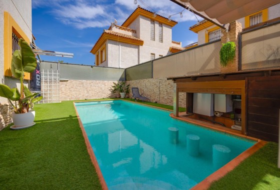 Resale - Villa - Los Montesinos - La herrada