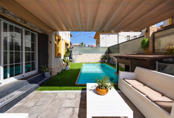 Resale - Villa - Los Montesinos - La herrada