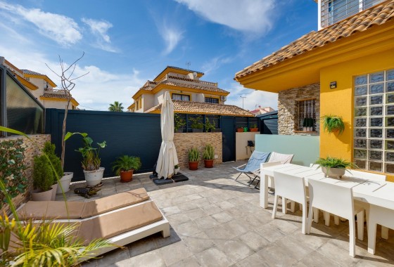 Resale - Villa - Los Montesinos - La herrada