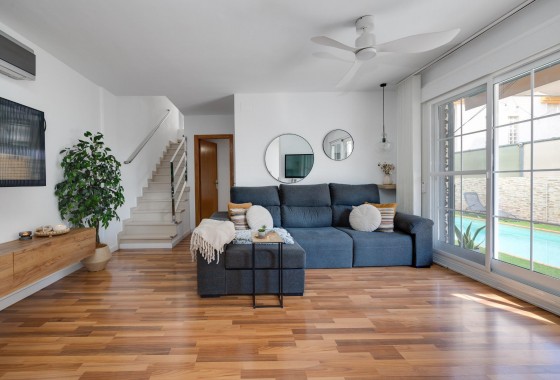 Resale - Villa - Los Montesinos - La herrada