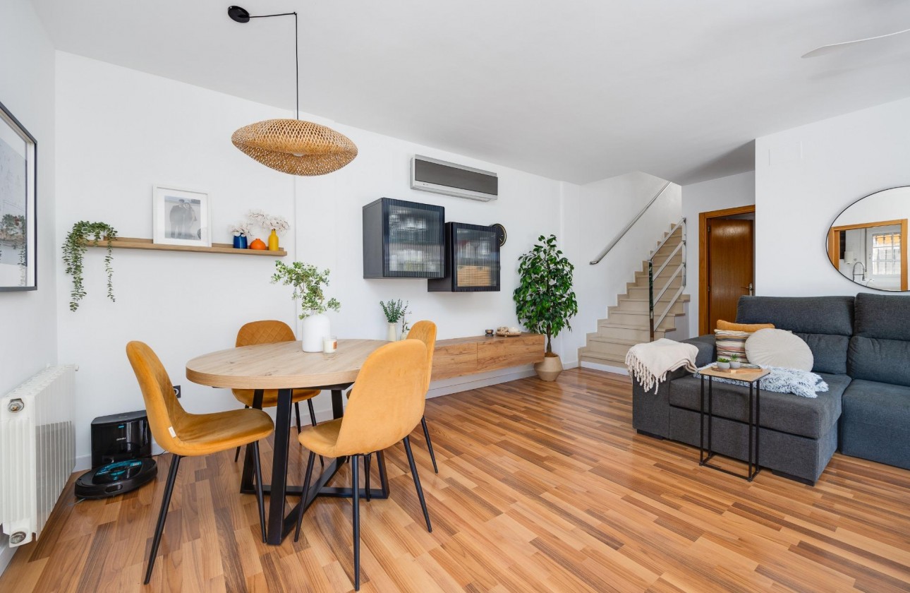 Resale - Villa - Los Montesinos - La herrada