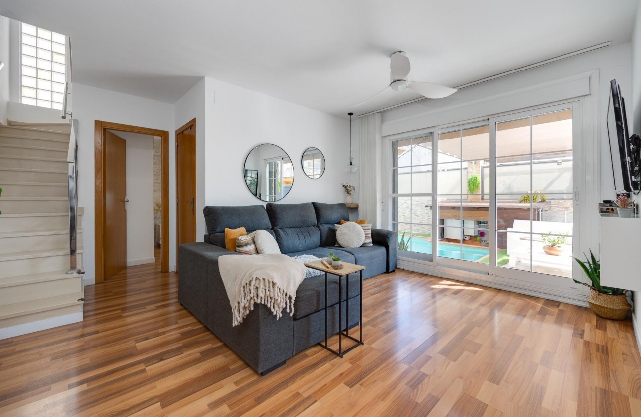 Resale - Villa - Los Montesinos - La herrada