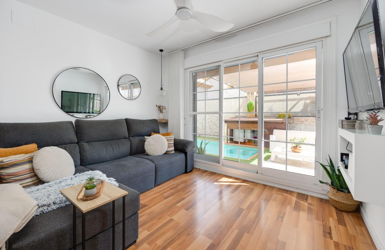 Resale - Villa - Los Montesinos - La herrada