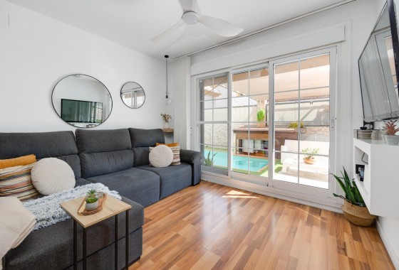 Resale - Villa - Los Montesinos - La herrada