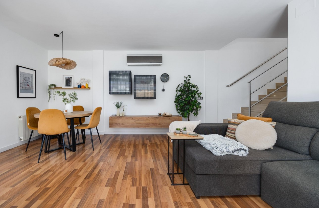 Resale - Villa - Los Montesinos - La herrada