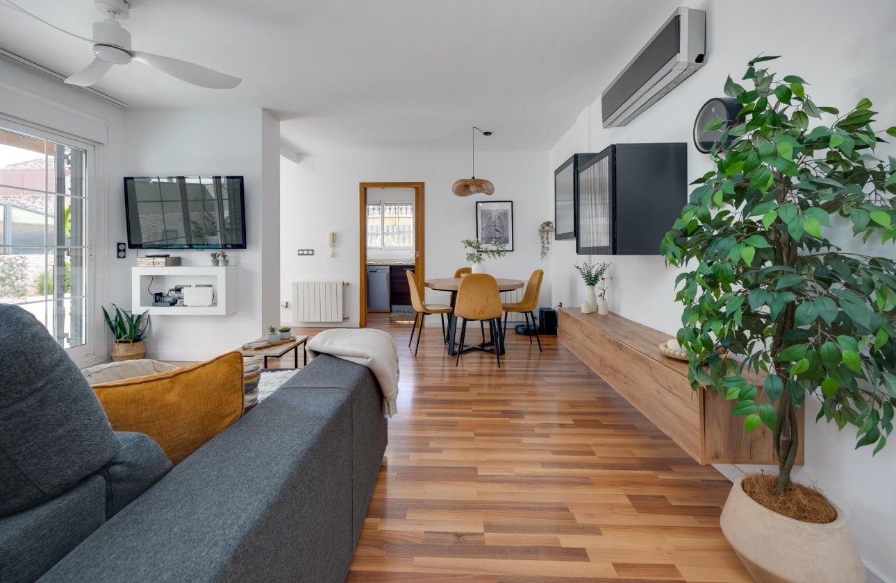Resale - Villa - Los Montesinos - La herrada