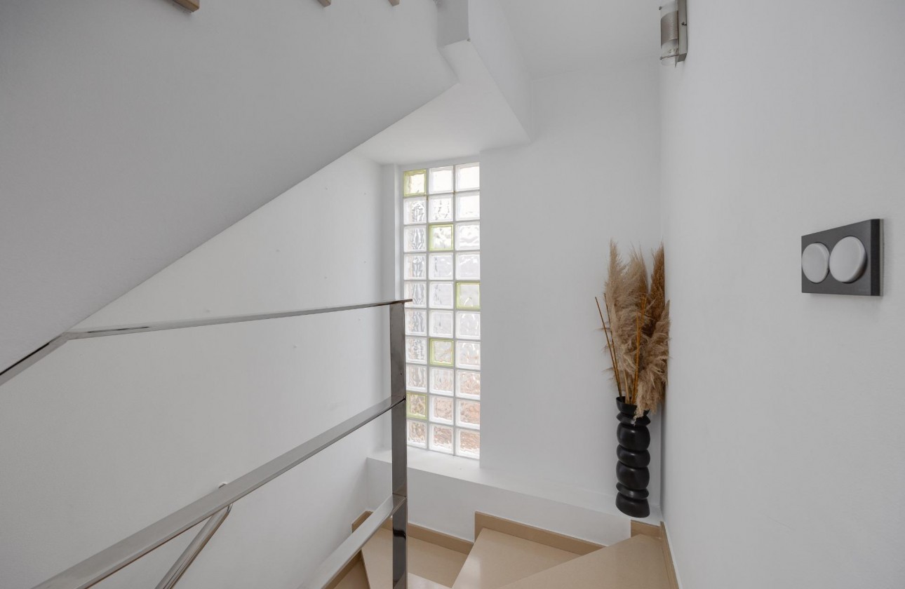 Resale - Villa - Los Montesinos - La herrada