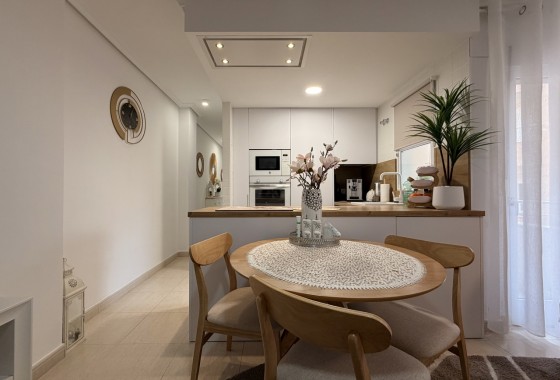 Resale - Apartment / flat - Torrevieja - Costa Blanca