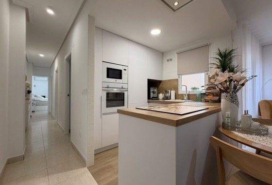 Resale - Apartment / flat - Torrevieja - Costa Blanca