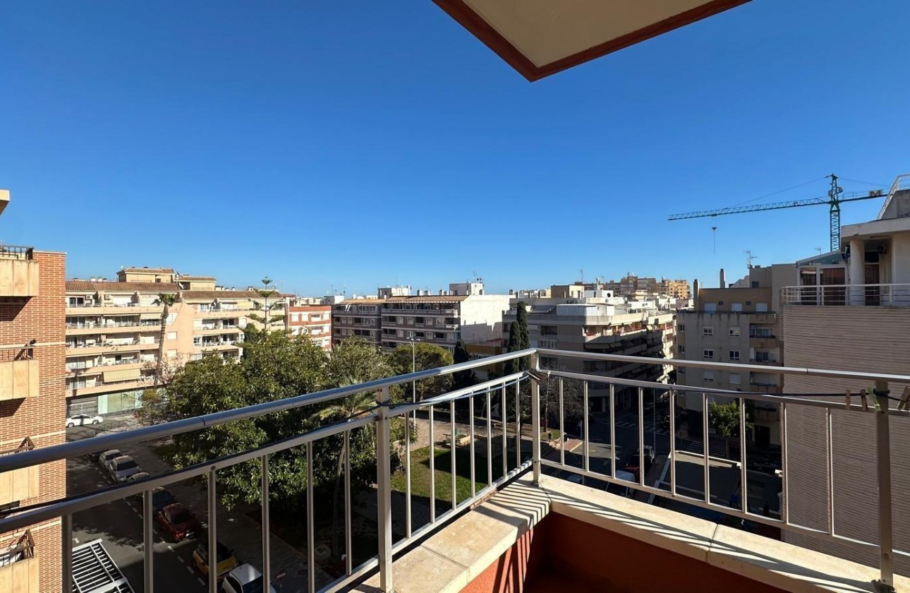 Reventa - Apartamento / piso - Torrevieja - Estacion de autobuses