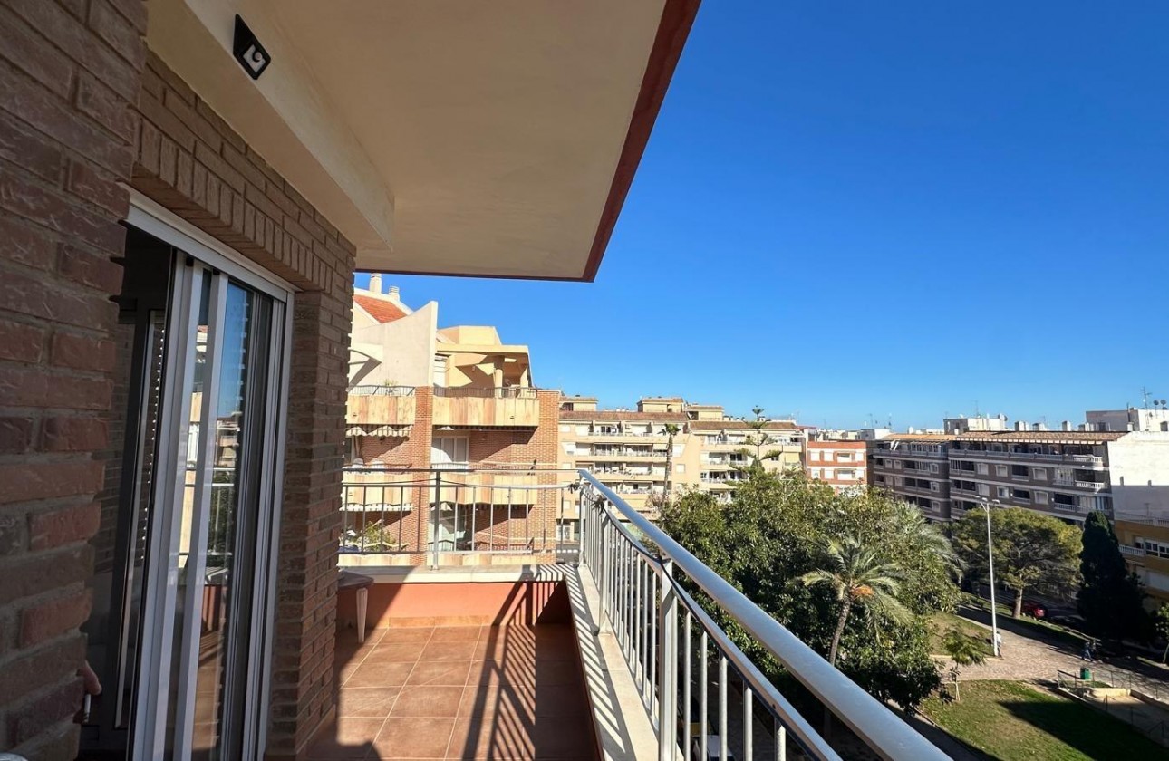 Reventa - Apartamento / piso - Torrevieja - Estacion de autobuses