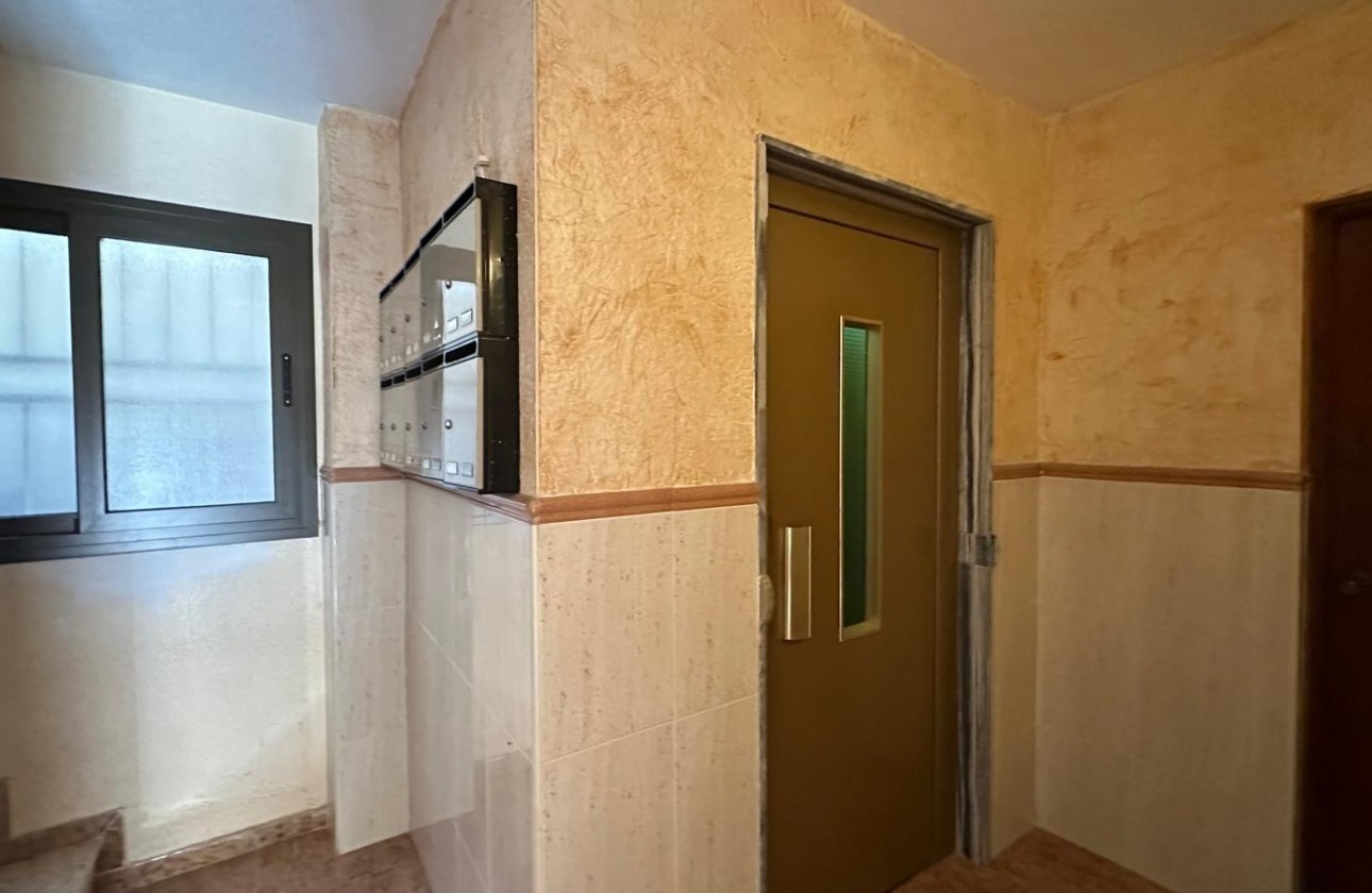 Reventa - Apartamento / piso - Torrevieja - Estacion de autobuses