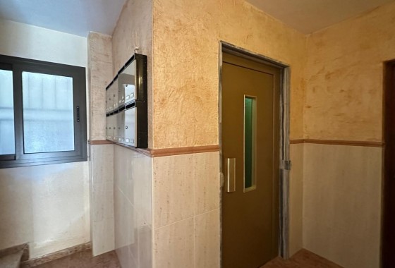 Reventa - Apartamento / piso - Torrevieja - Estacion de autobuses