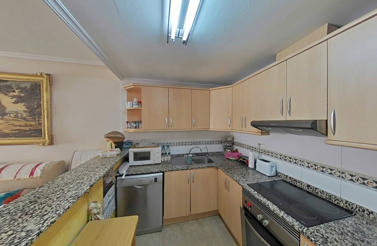 Resale - Apartment / flat - Torrevieja - Estacion de autobuses