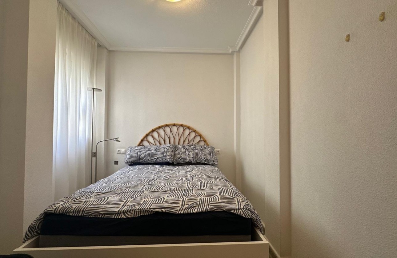 Reventa - Apartamento / piso - Torrevieja - Estacion de autobuses