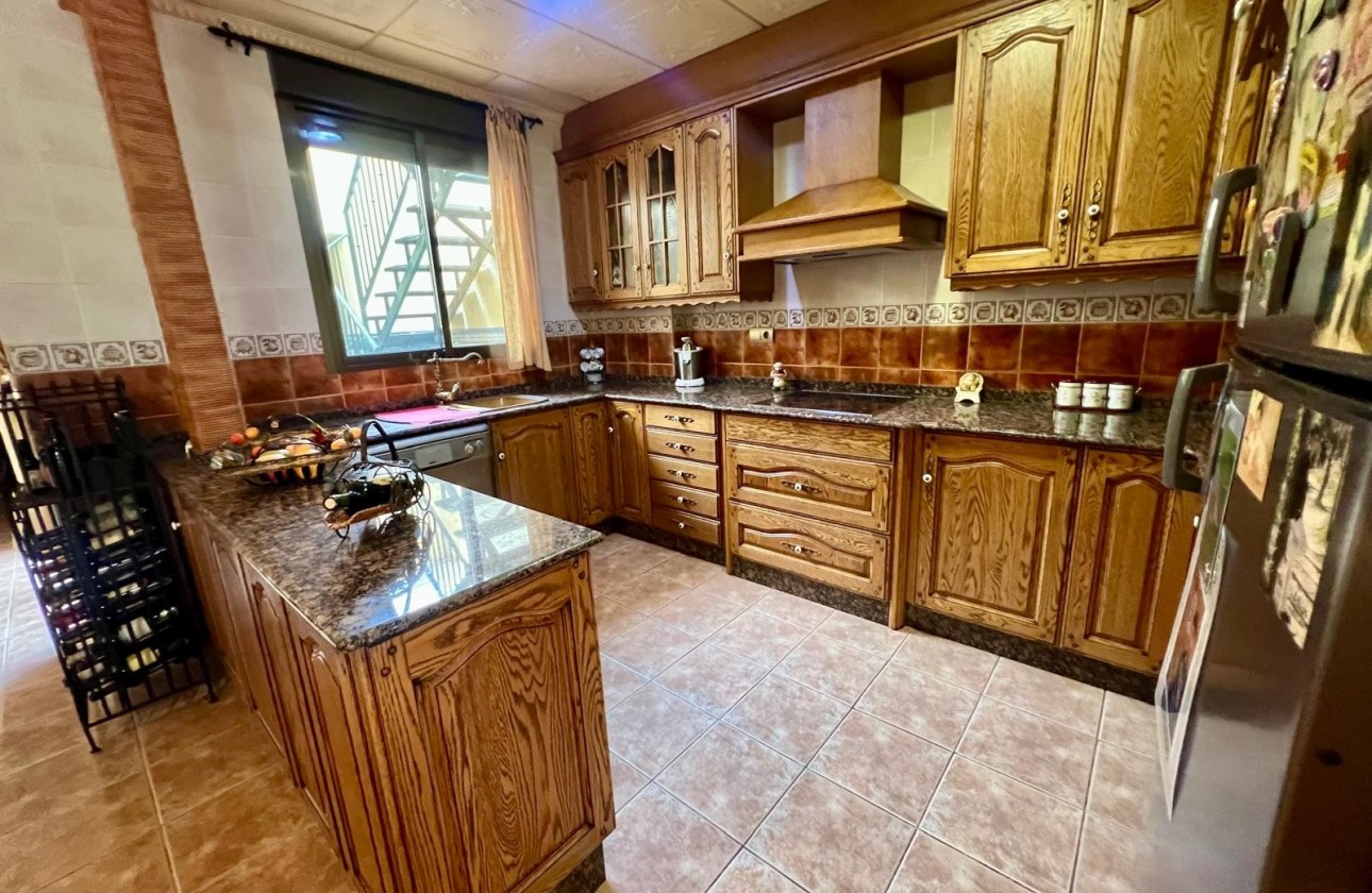 Resale - Villa - Pinoso - Inland