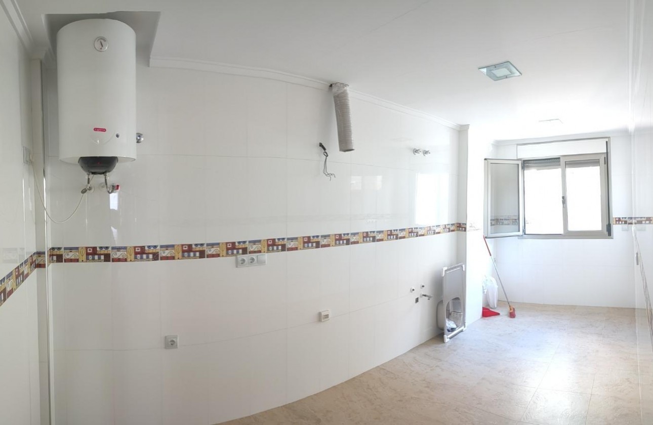 Reventa - Apartamento / piso - Torrevieja - Estacion de autobuses