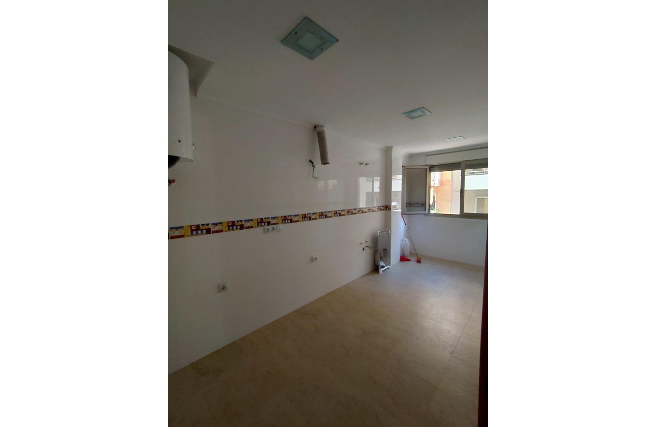 Reventa - Apartamento / piso - Torrevieja - Estacion de autobuses