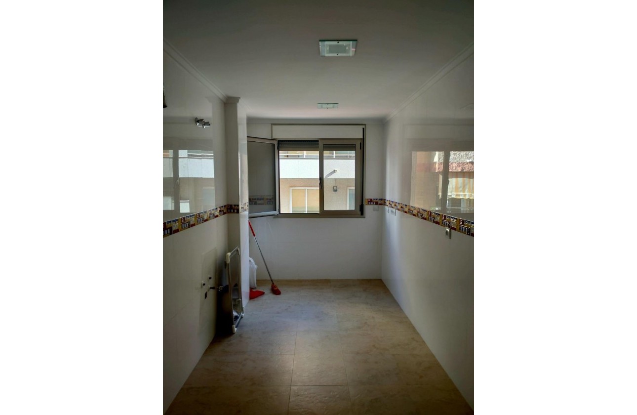 Reventa - Apartamento / piso - Torrevieja - Estacion de autobuses