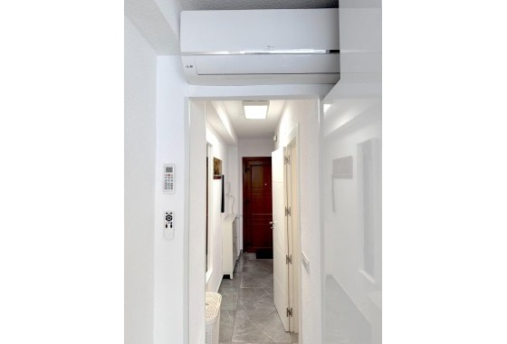 Resale - Apartment / flat - Torrevieja - Cabo cervera