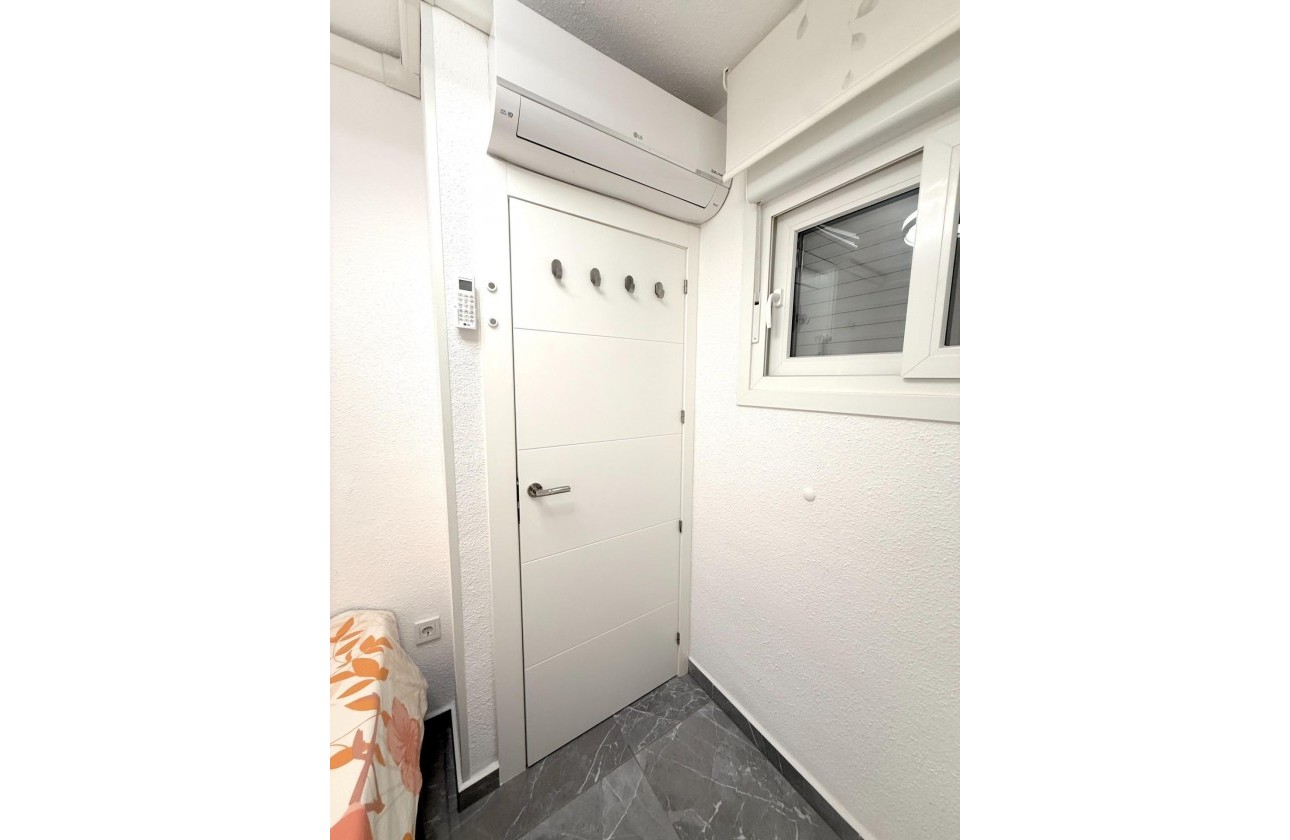 Resale - Apartment / flat - Torrevieja - Cabo cervera