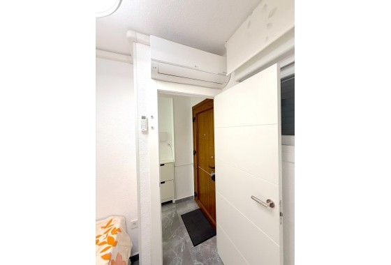 Resale - Apartment / flat - Torrevieja - Cabo cervera