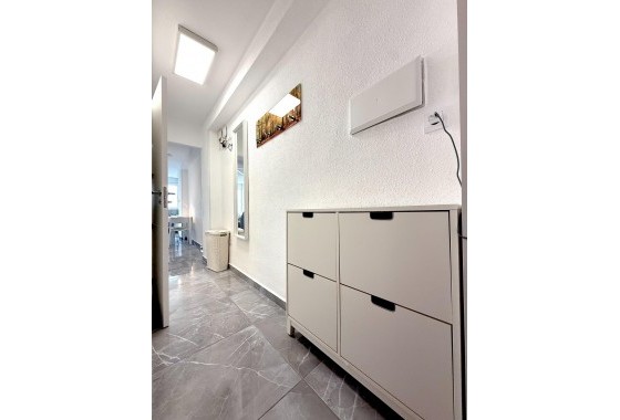 Resale - Apartment / flat - Torrevieja - Cabo cervera