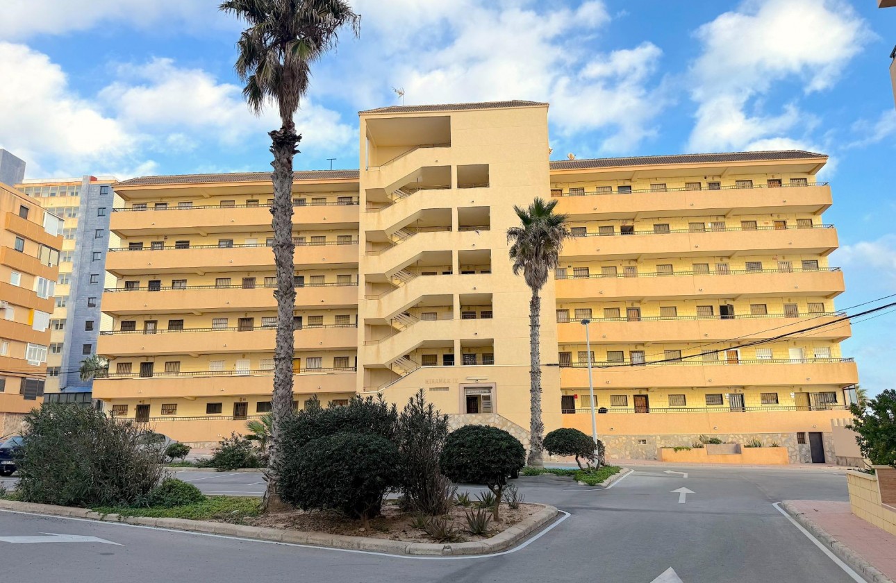 Resale - Apartment / flat - Torrevieja - Cabo cervera