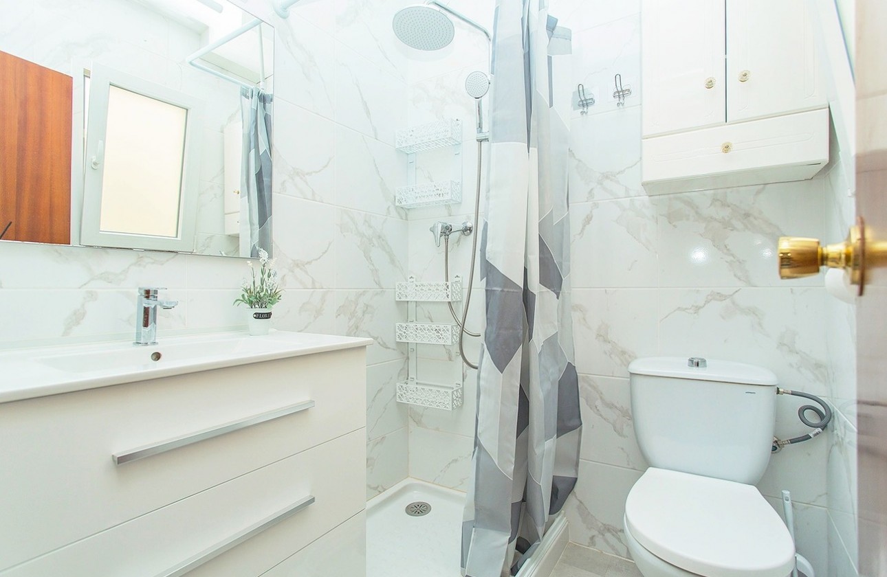 Resale - Apartment / flat - Torrevieja - Centro-Muelle Pesquero