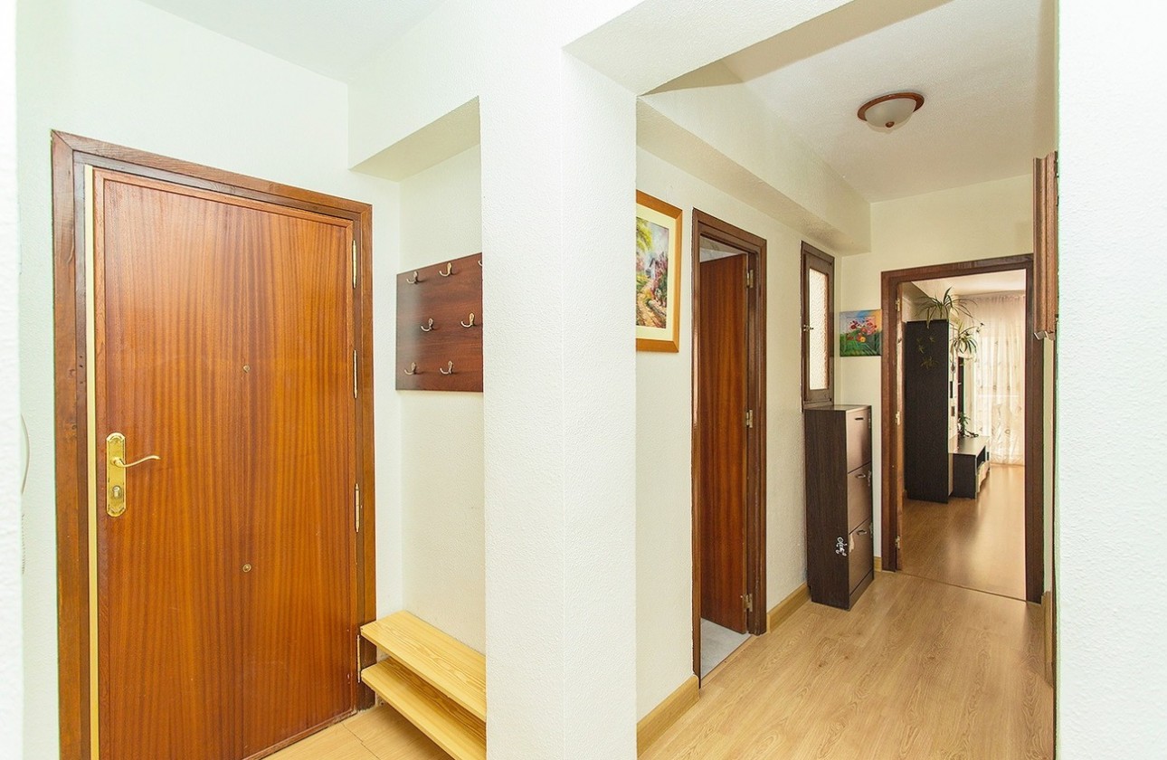 Resale - Apartment / flat - Torrevieja - Centro-Muelle Pesquero