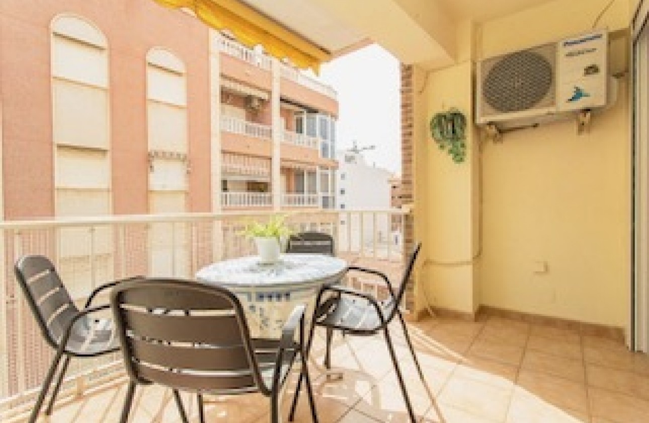 Resale - Apartment / flat - Torrevieja - Centro-Muelle Pesquero