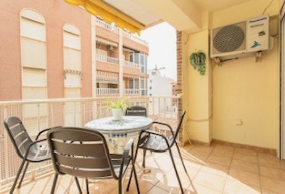 Resale - Apartment / flat - Torrevieja - Centro-Muelle Pesquero