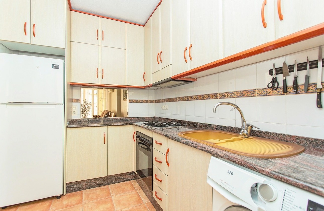 Resale - Apartment / flat - Torrevieja - Centro-Muelle Pesquero